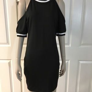 Krio cold shoulder dress size L